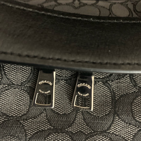 ❌SOLD❌Coach canvas and leather purse - Picture 7 of 15